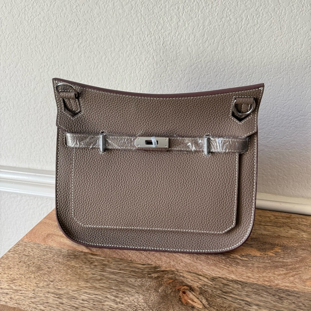 Etoupe Taupe Green 28 Belted Bag w/ Crossbody Pebbled Leather w/ Silver HW S10